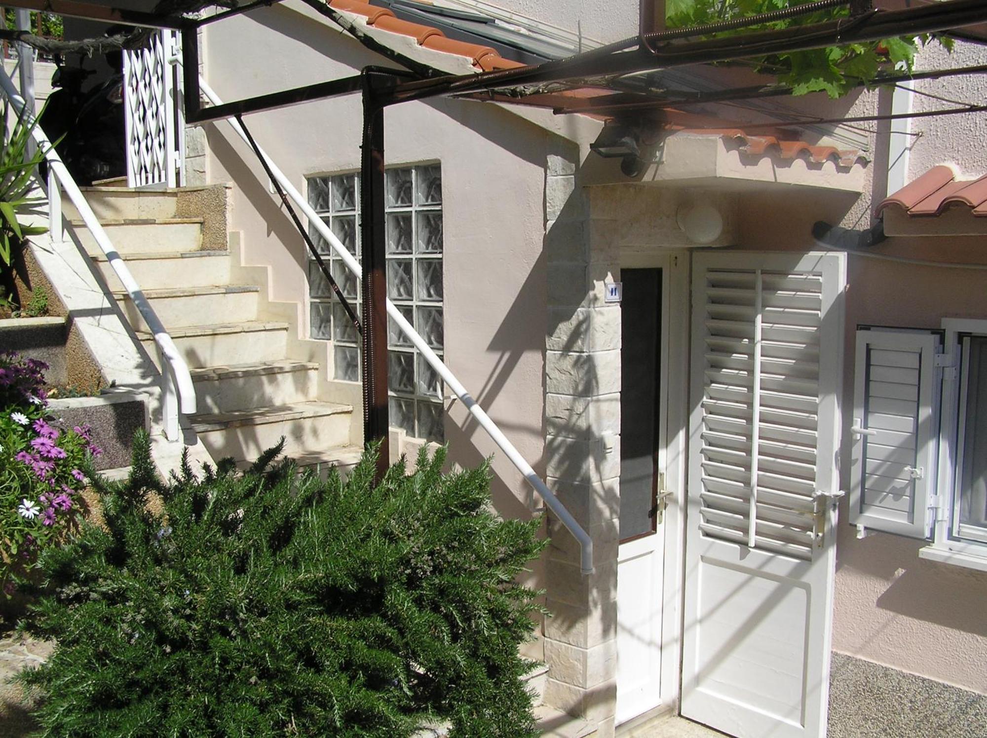 טרוגיר Studio Apartments Fabjanac מראה חיצוני תמונה