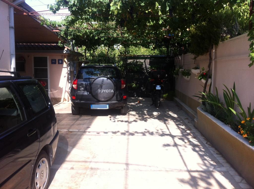 טרוגיר Studio Apartments Fabjanac מראה חיצוני תמונה